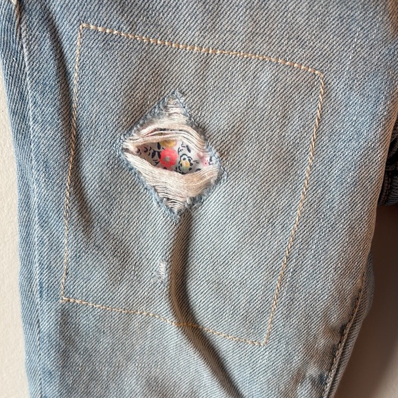 GAP Kids Light Blue Distressed Jeans - Picture 2 of 4